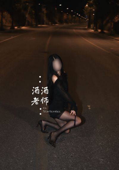 光影下的少女