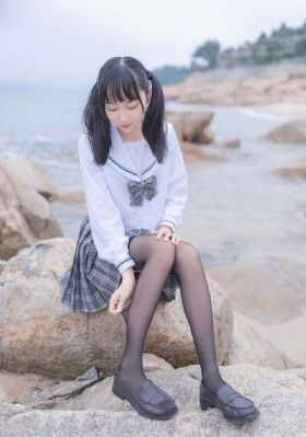 《漂亮的女邻居》三级